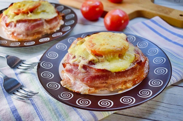 Minced mushrooms tomatoes cheese in the oven