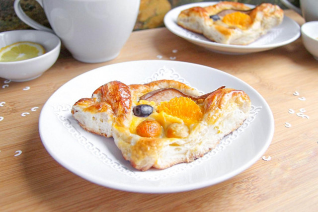 Denish puff pastry with berries