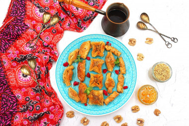 Turkish baklava made of filo dough with walnuts