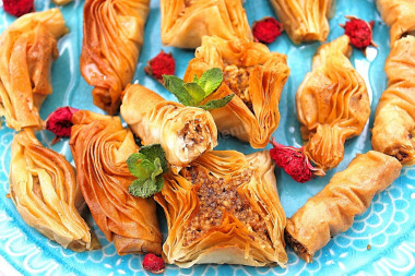 Turkish baklava made of filo dough with walnuts