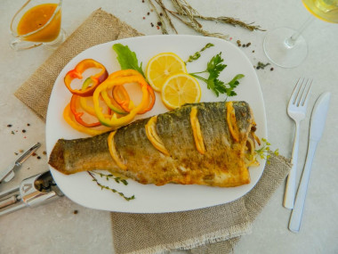 Carp baked in the oven