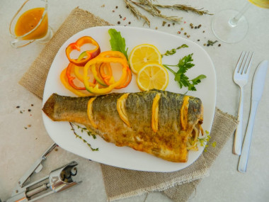 Carp baked in the oven