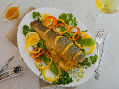 Carp baked in the oven