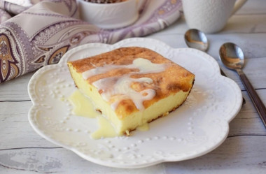 Cottage cheese casserole with condensed milk in the oven