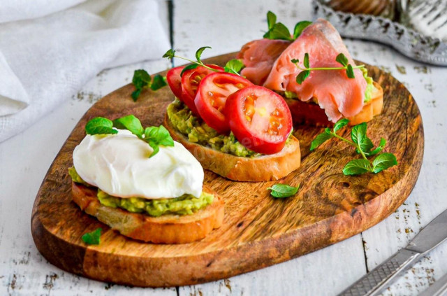 Toasts with avocado