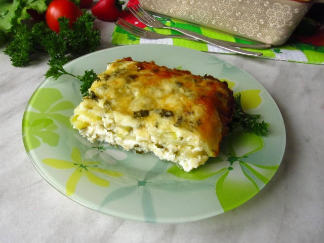 Zucchini casserole with cottage cheese in the oven