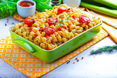 Horns with minced meat and cheese in the oven