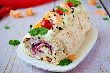 Meringue roll with cottage cheese and cream