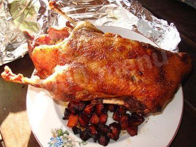 Duck with quince in the oven