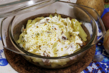 Potatoes with chanterelles in the oven