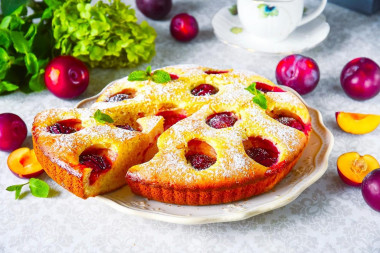 Aspic pie with plums on kefir