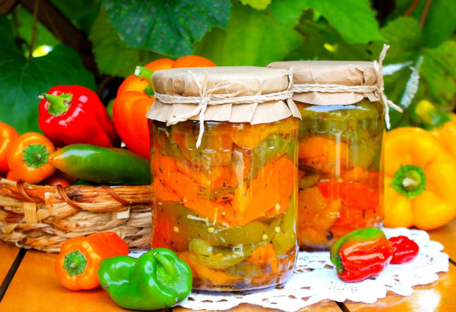 Baked pepper in the oven for winter