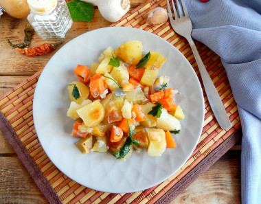 Potatoes with frozen pumpkin and corn on the side