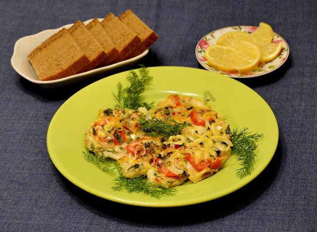 Tilapia fillet with cheese and onion in the oven