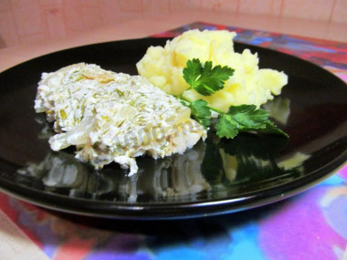 Pollock in foil with sour cream in the oven