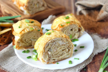 Pita bread roll with minced meat