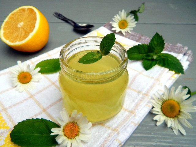 Mint jam with lemon for winter