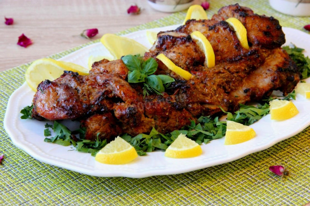 Pork ribs in onion marinade in the oven