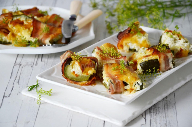 Zucchini stuffed with cheese in the oven