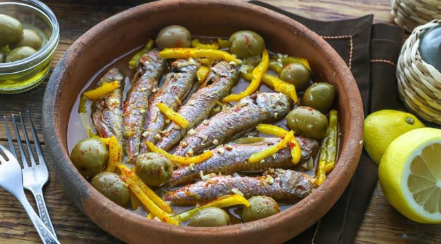 Lamb with olives and sweet peppers in the oven