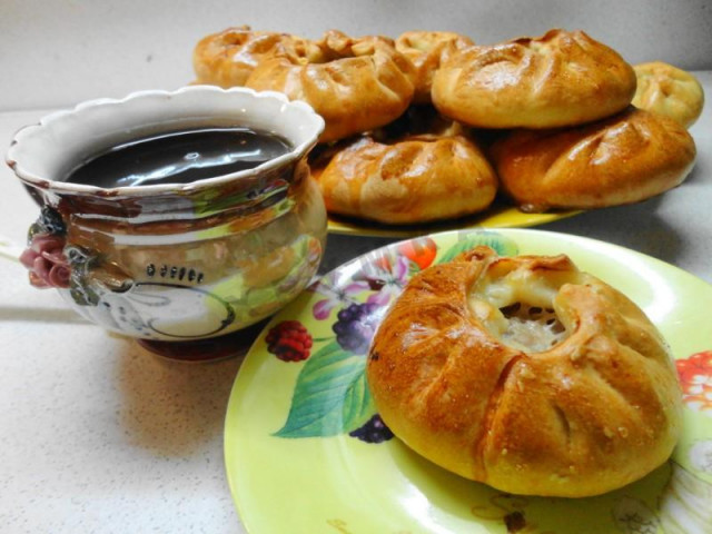 White bread without yeast with meat in the oven