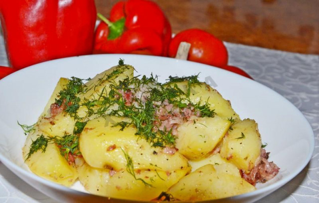 Potatoes baked with saltison in the oven