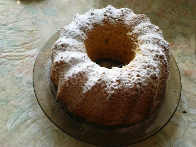 Lemon cupcake in the oven