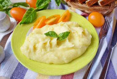 Mashed potatoes with a blender