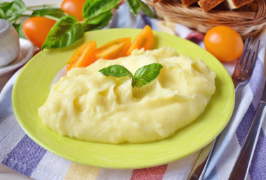 Mashed potatoes with a blender