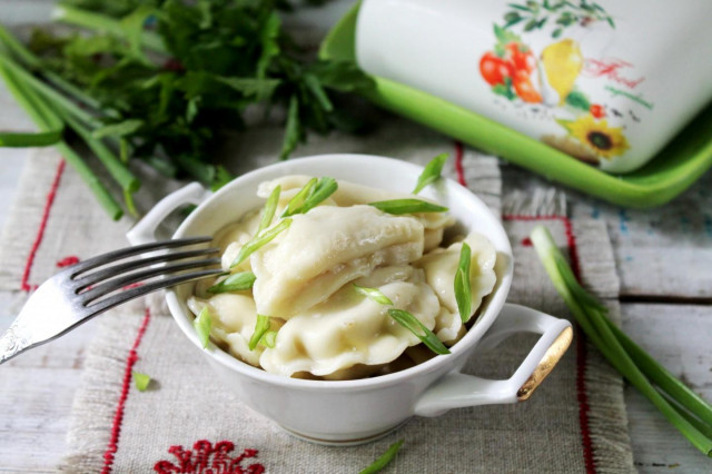 Dumplings with potatoes and mushrooms