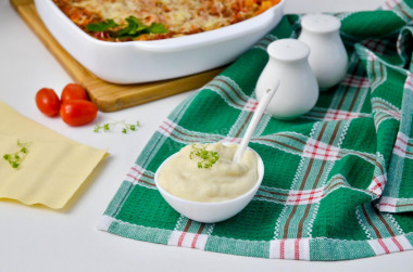 Bechamel sauce for lasagna classic