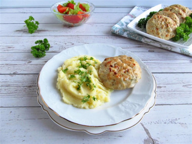 Cutlets with oatmeal