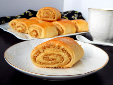 Walnut roll nuts