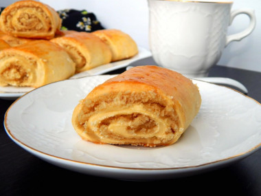 Walnut roll nuts