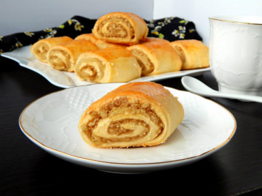 Walnut roll nuts