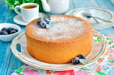 Sponge cake with milk