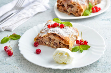 Classic apple strudel