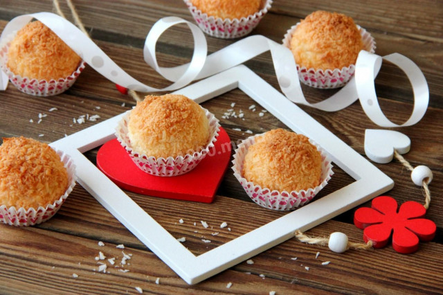 Homemade coconut cookies without flour