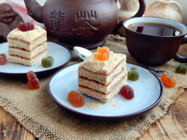 Shortbread cake with jam