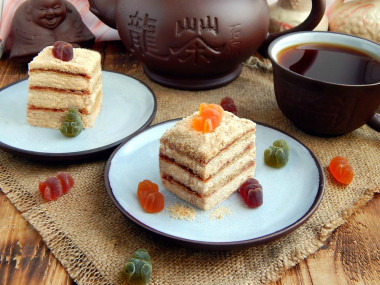 Shortbread cake with jam