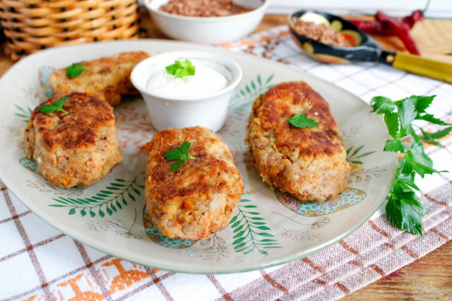 Meatless cutlets from buckwheat