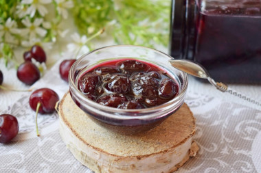 Seedless cherry jam for winter