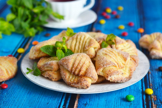 Crow's feet cottage cheese cookies