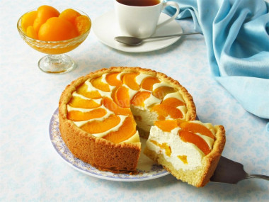 Pie with canned peaches and cottage cheese