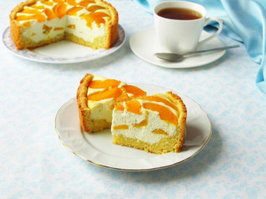 Pie with canned peaches and cottage cheese