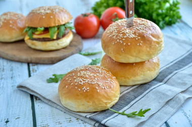 Homemade hamburger buns like at McDonald's