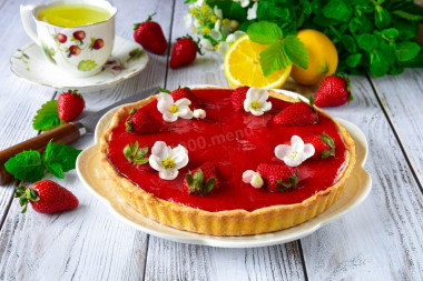 Strawberry and cottage cheese pie