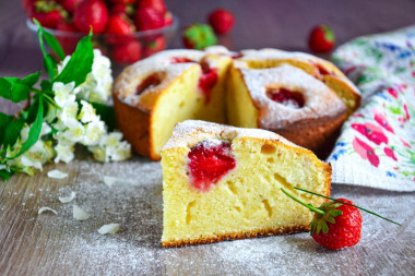 Cupcake with strawberries in condensed milk