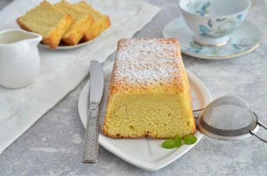 Moist sponge cake