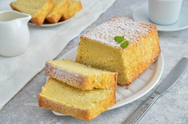 Moist sponge cake